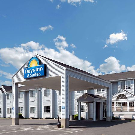 Days Inn & Suites By Wyndham Spokane Airport Airway Heights Exterior photo