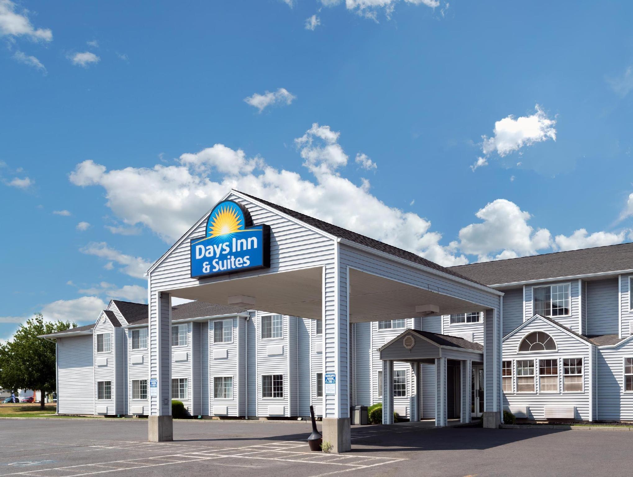 Days Inn & Suites By Wyndham Spokane Airport Airway Heights Exterior photo
