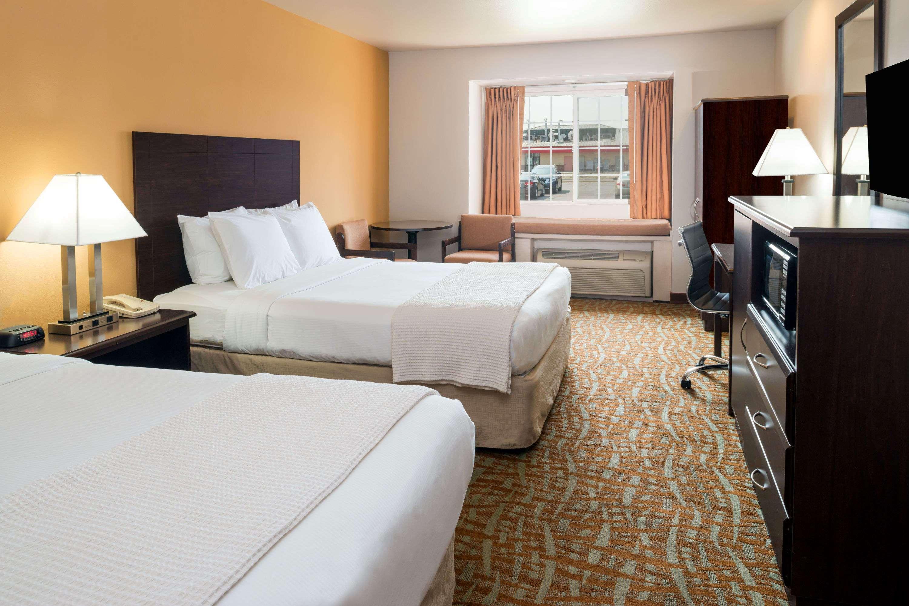 Days Inn & Suites By Wyndham Spokane Airport Airway Heights Exterior photo